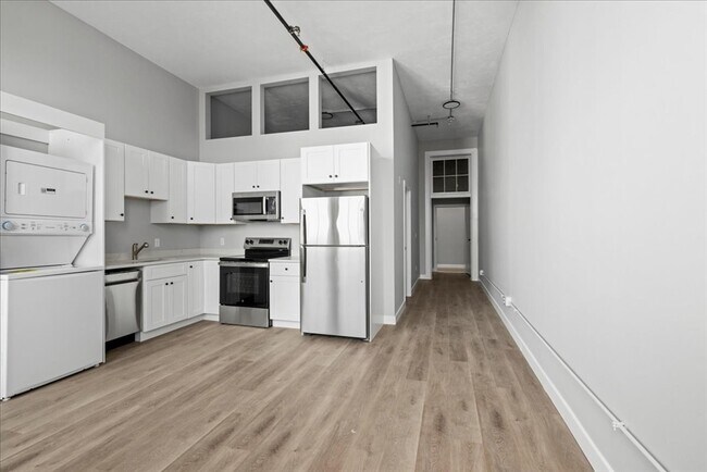 Building Photo - 22 Waverly St