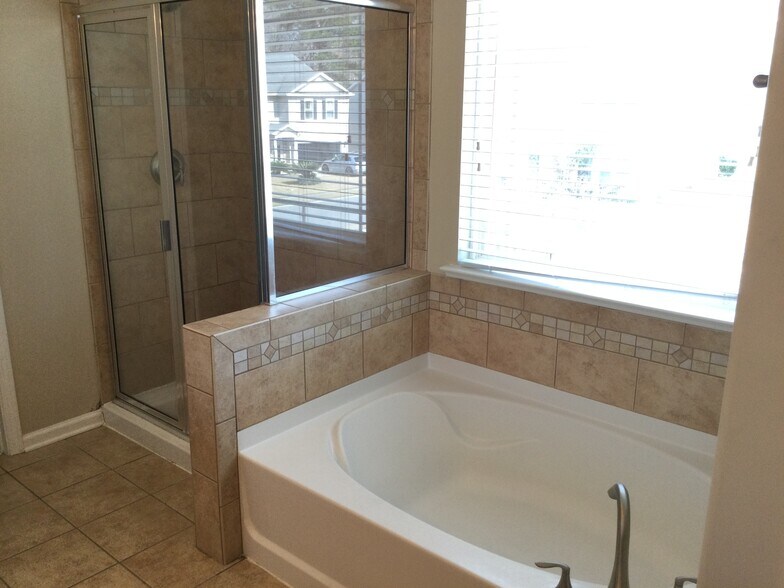 Building Photo - 173 Magnolia Dr