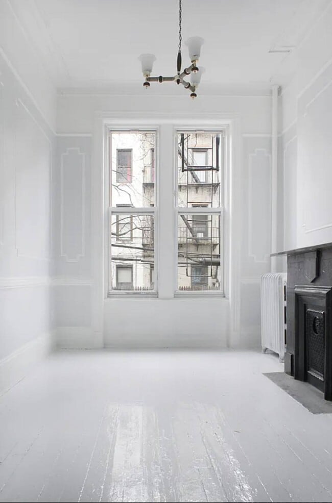 Building Photo - 152 Kent St