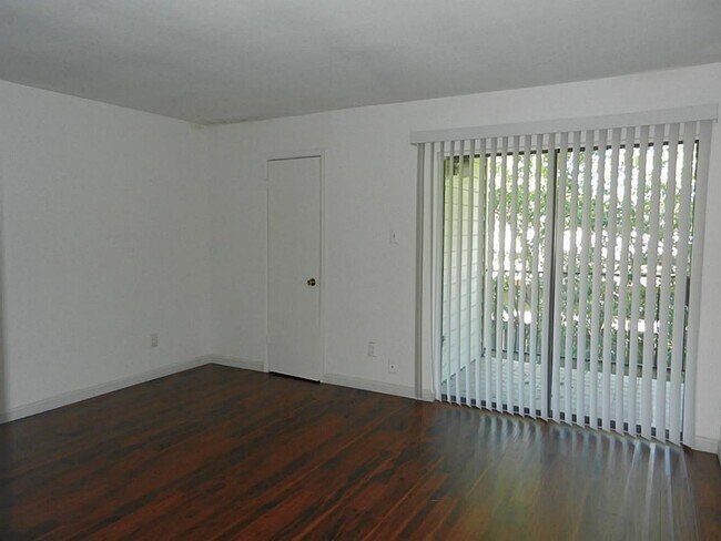 Building Photo - 10075 Westpark Dr