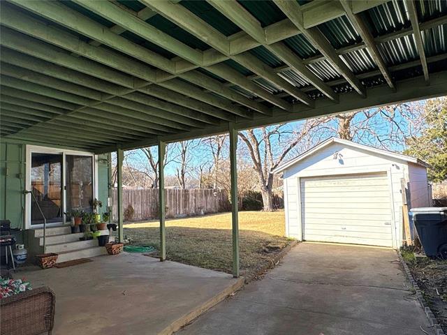 Building Photo - 3619 Falls Dr