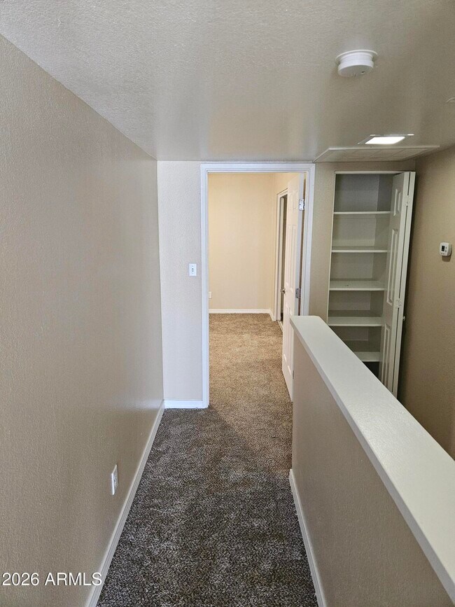 Building Photo - 935 N Granite Reef Rd