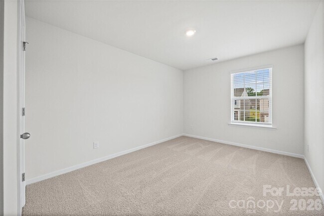 Building Photo - 1010 Two Brothers Ln
