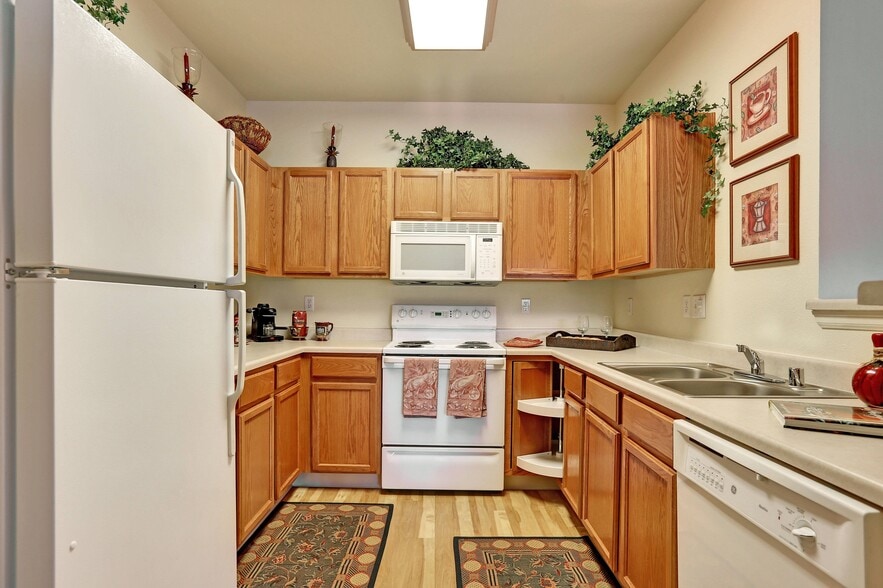 Building Photo - Platte View Landing