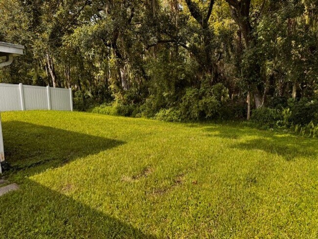 Building Photo - Beautiful 3 bedroom 2 bathroom home availa...