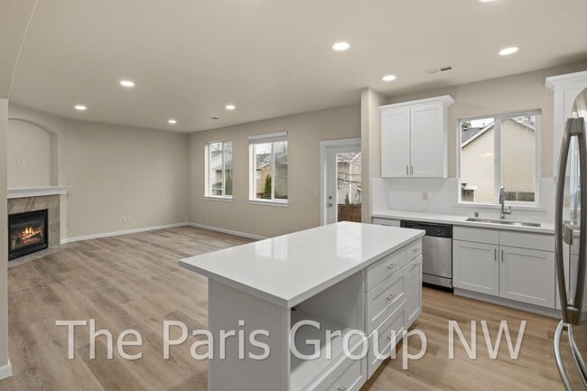 Building Photo - Gorgeous Updated 2012 Covington 4BR – New Paint, Floors, Cabinets, Quartz Counters +++