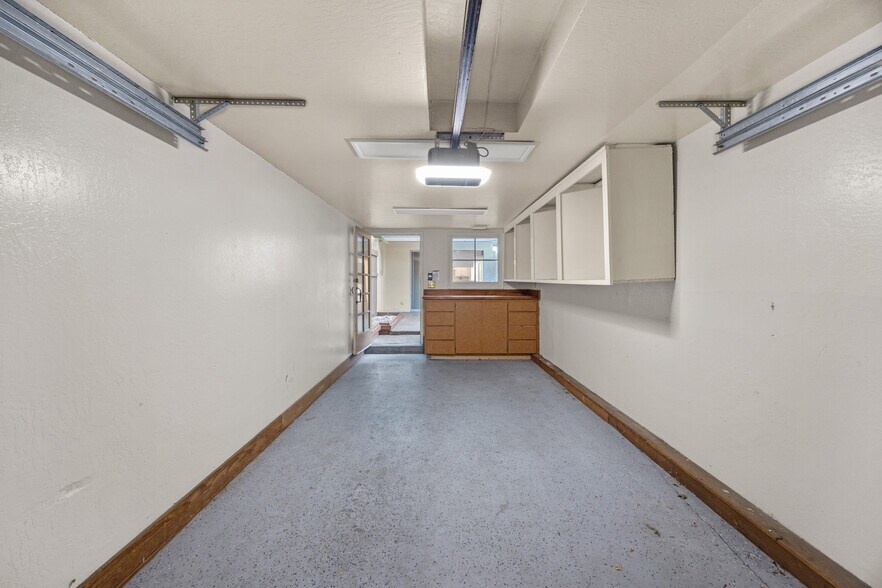 Building Photo - 1926 Pomar Way