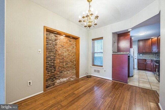 Building Photo - 848 N Madison St