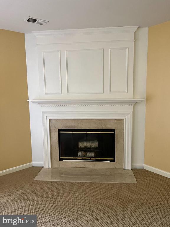 Building Photo - 43315 Parlor Square