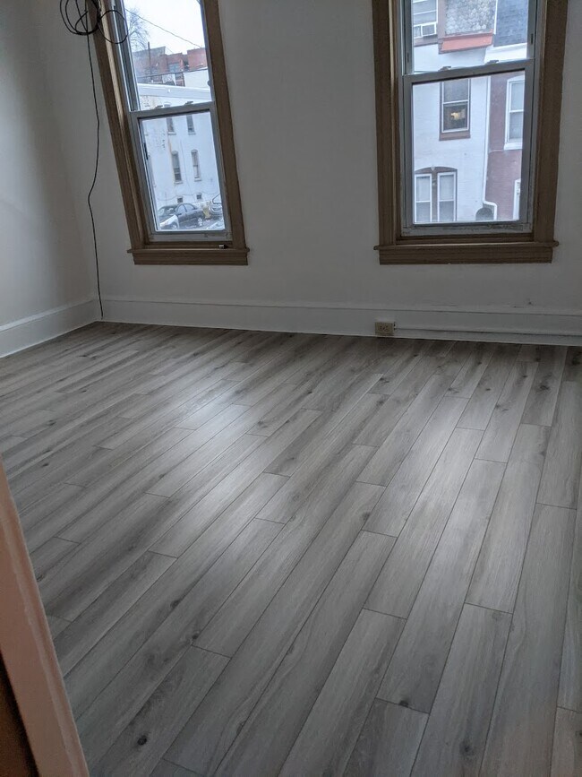 Building Photo - 1123 Greenwich St