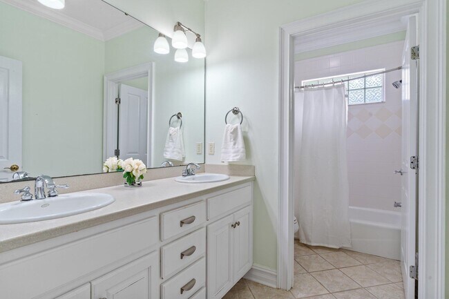 Building Photo - 8881 Winged Foot Dr