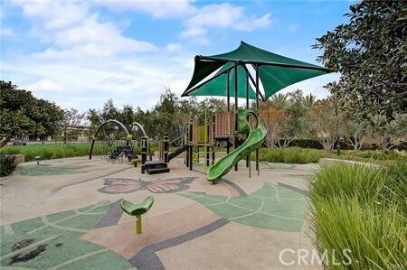 Building Photo - 75 Emerald Clover