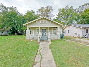Building Photo - 3-Bedroom House in East Lake.