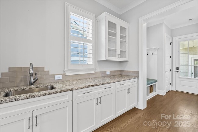 Building Photo - 124 Sisters Cove Ct