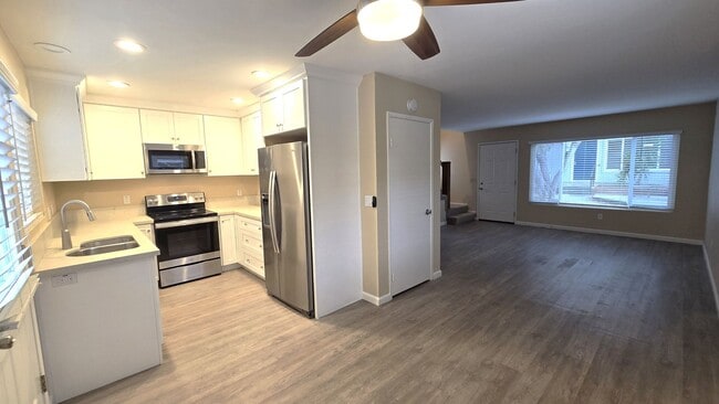 Building Photo - 542-546 3rd St