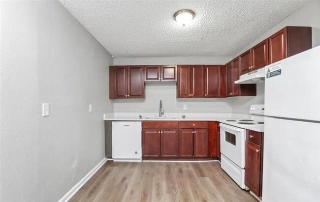 Building Photo - 3711 Daisy Dr