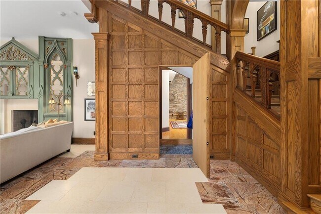 Building Photo - 60 Old Beach Rd