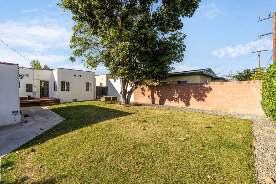 Building Photo - 3758 Gaviota Ave