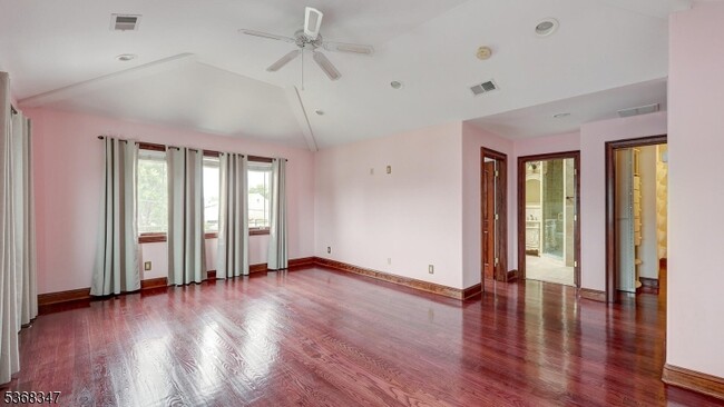 Building Photo - 249 Sanford Ave