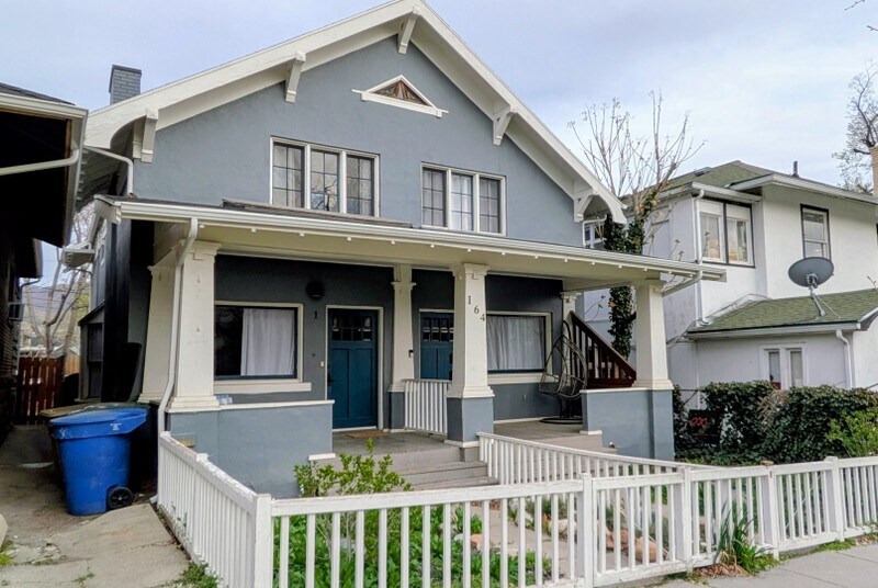 Building Photo - 164 C St E