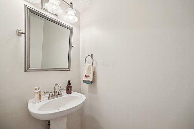 Building Photo - 2230 Seton Dr