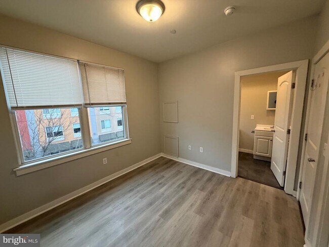 Building Photo - 1535 Cecil B. Moore Ave