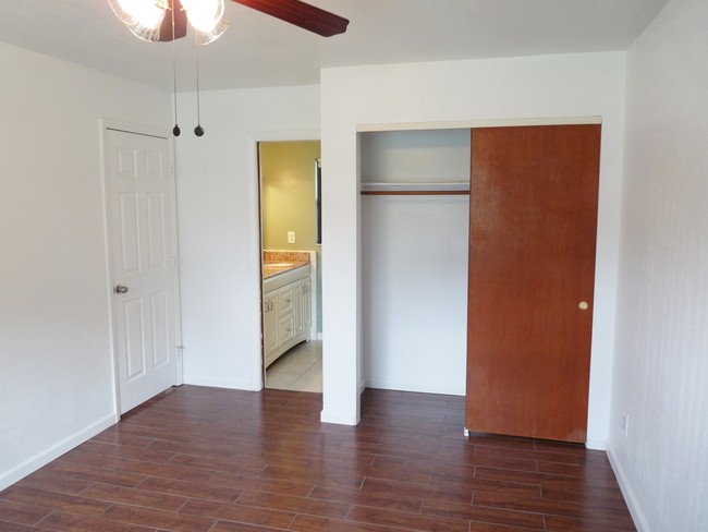 Master Bedroom with Double Sink En Suite - 1510 Oriole St