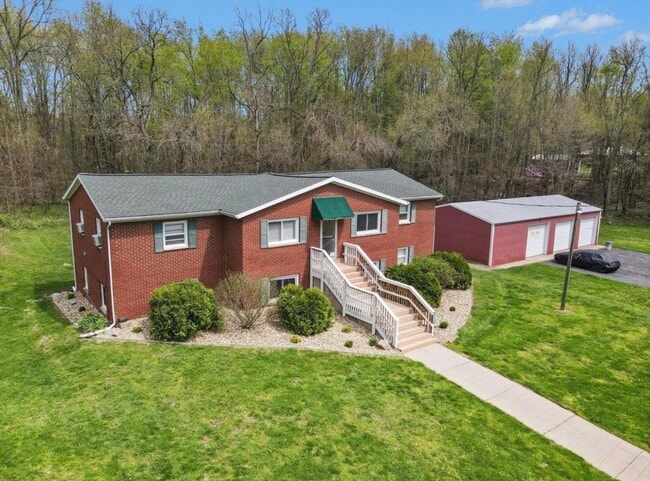 Building Photo - 10477 Sprinkle Rd