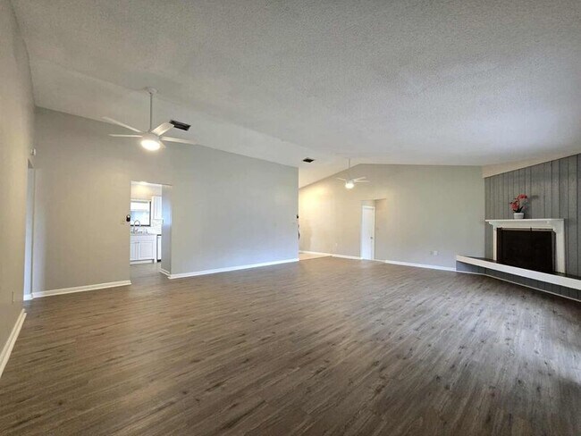 Building Photo - 4604 Dillwyn Dr
