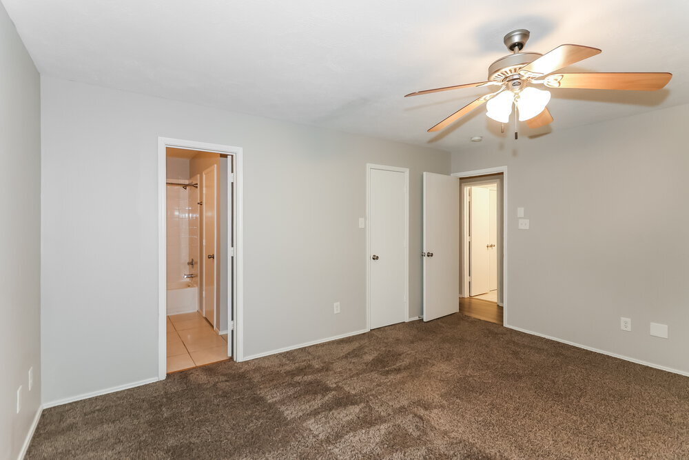 Building Photo - 11811 Sunny Stream Dr