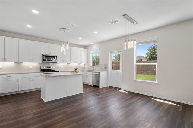 Building Photo - 1600 Waggoner Dr