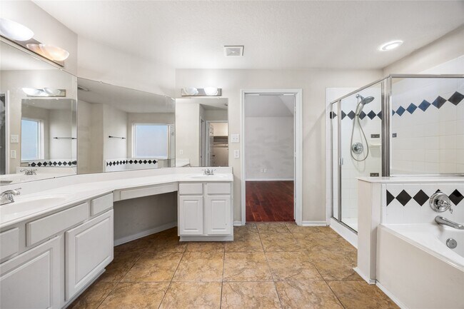 Building Photo - 15410 Redbud Dale Ct