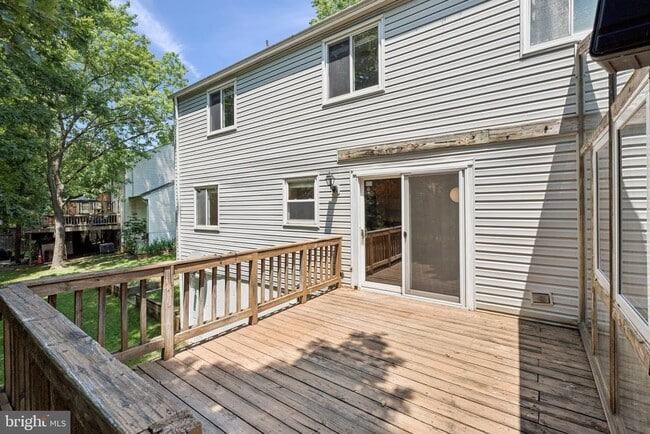 Building Photo - 115 S Dickenson Ave
