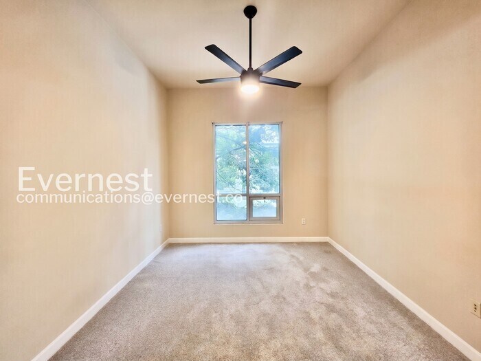 Building Photo - 711 Cosmopolitan Dr NE