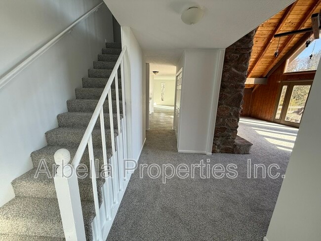 Building Photo - 505 Duel Ln