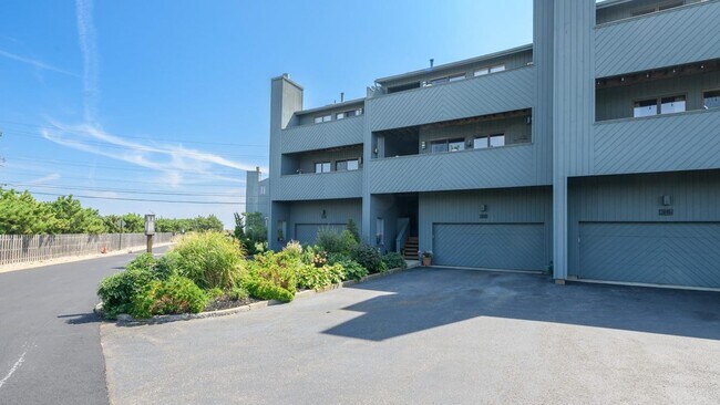 Building Photo - 1488 Ocean Ave