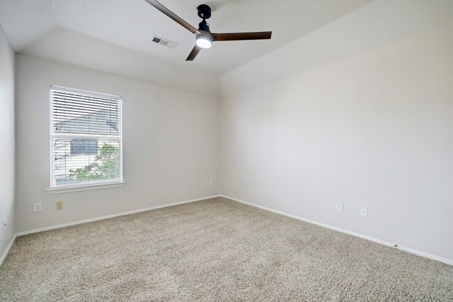 Building Photo - 4615 Russett Ln