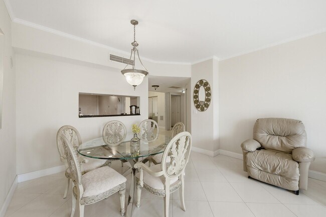 Building Photo - 9595 Collins Ave