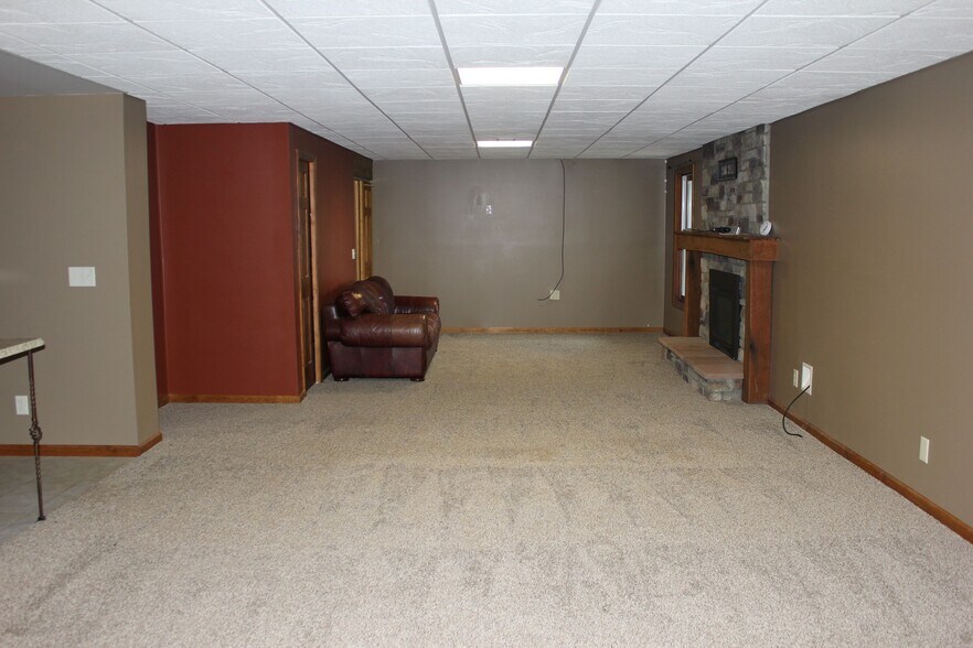 Building Photo - 11045 Silver Lake Rd
