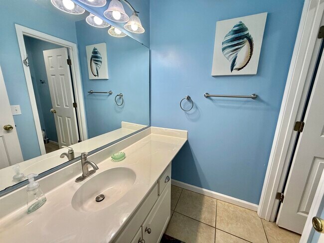 Building Photo - 616 Waterway Village Blvd