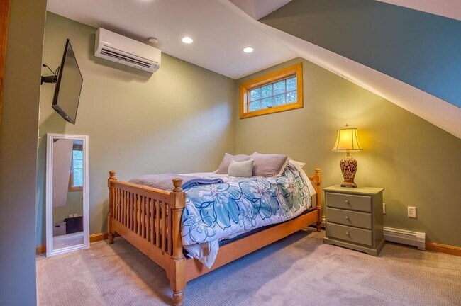 Building Photo - 34 Mirror Lake Dr