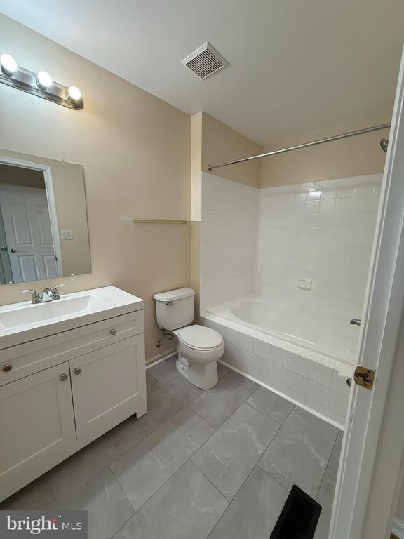 Building Photo - 2605 Gramercy Way