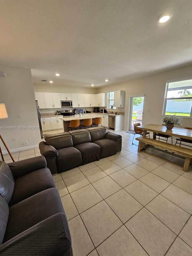 Building Photo - 12736 SW 215th Terrace