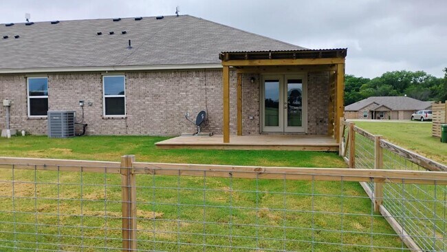 Building Photo - 206 Hoover Ln
