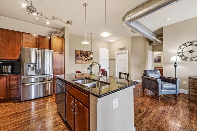 Building Photo - 10111 Inverness Main St