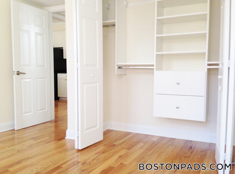 Building Photo - 3 Chauncy St