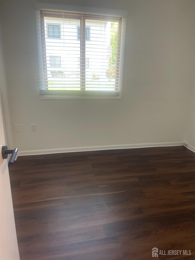 Building Photo - 1019 Ravens Crest Dr