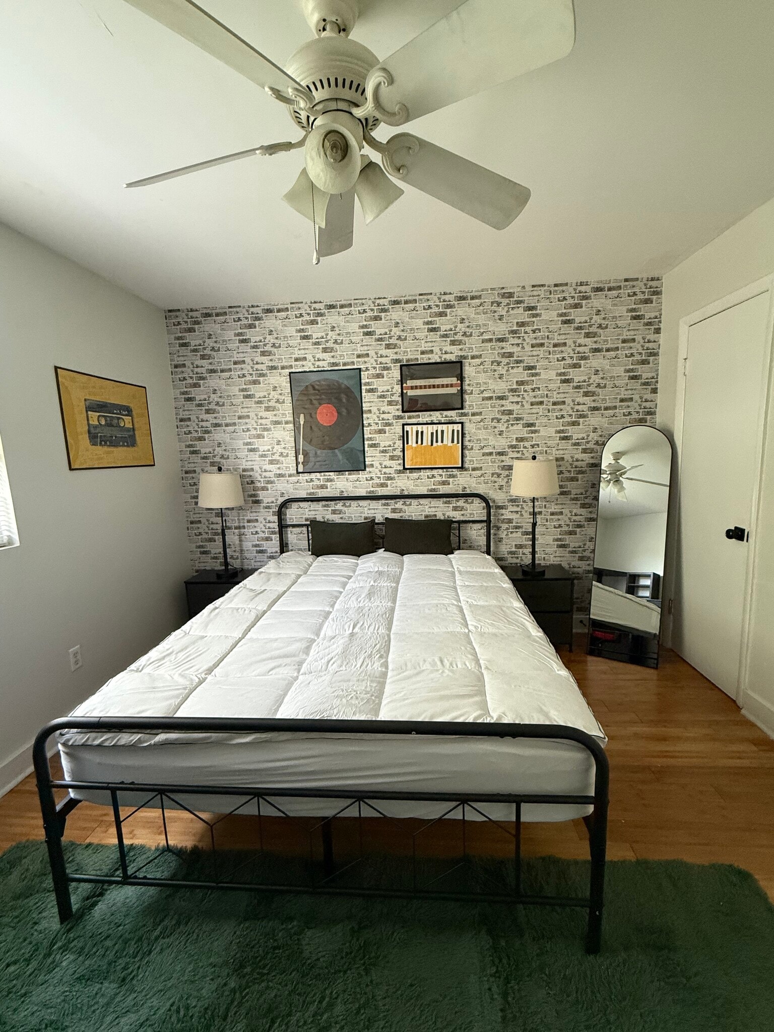 rm 3 - 16 Reid St