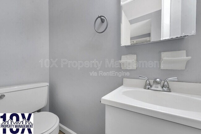 Building Photo - 3069 Rotunda Ct S