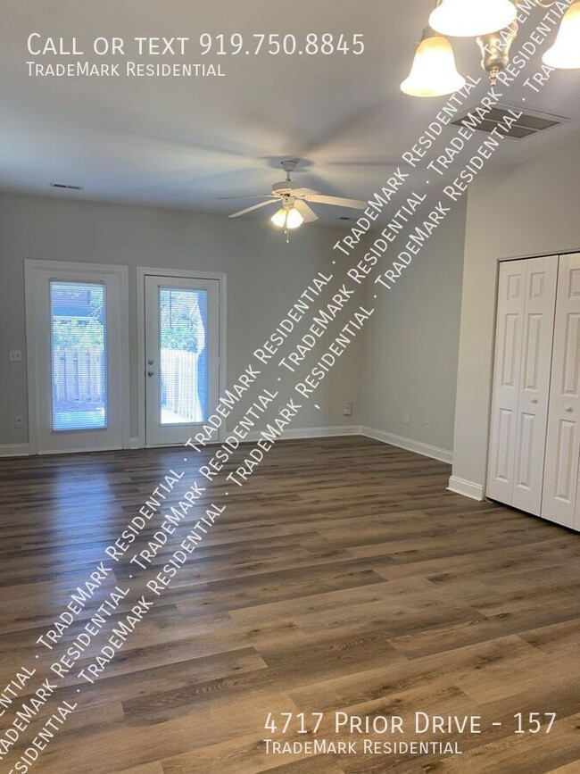 Building Photo - 2 Bedroom 1.5 Bath Townhome in Pleasant Gr...